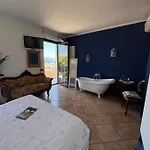 The Tower Of The Old King Bed and Breakfast