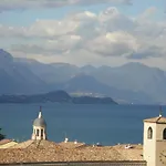 The Tower Of The Old King Ντεζεντσάνο ντελ Γκάρντα