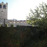 The Tower Of The Old King Bed and Breakfast
