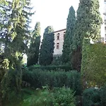 The Tower Of The Old King Bed and Breakfast 4*