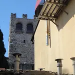 The Tower Of The Old King Bed and Breakfast Ντεζεντσάνο ντελ Γκάρντα