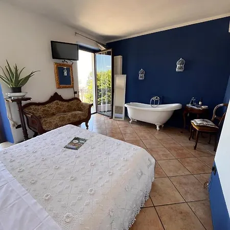 The Tower Of The Old King Bed & Breakfast Desenzano del Garda