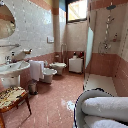 The Tower Of The Old King 4* Desenzano del Garda