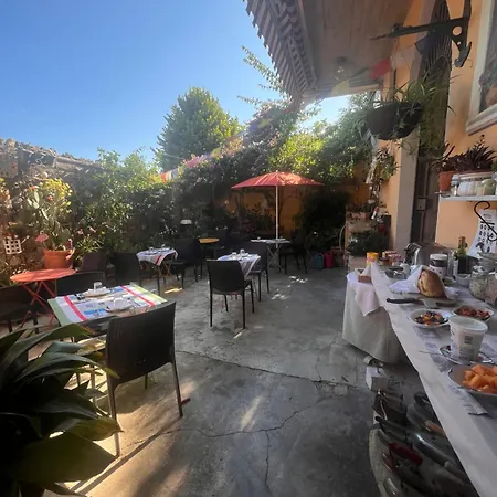 The Tower Of The Old King Bed & Breakfast