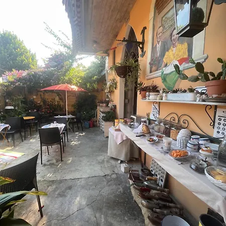 The Tower Of The Old King Bed & Breakfast Desenzano del Garda