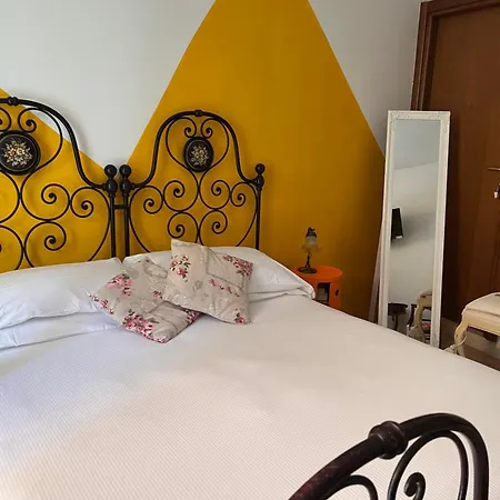 The Tower Of The Old King 4* Desenzano del Garda