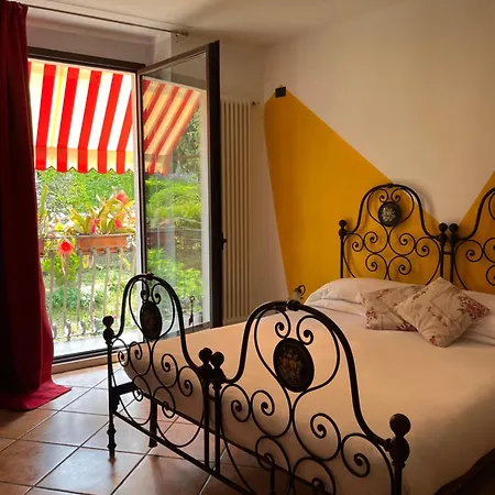 The Tower Of The Old King 4* Desenzano del Garda