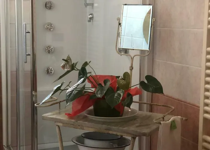 The Tower Of The Old King Bed & Breakfast Desenzano del Garda